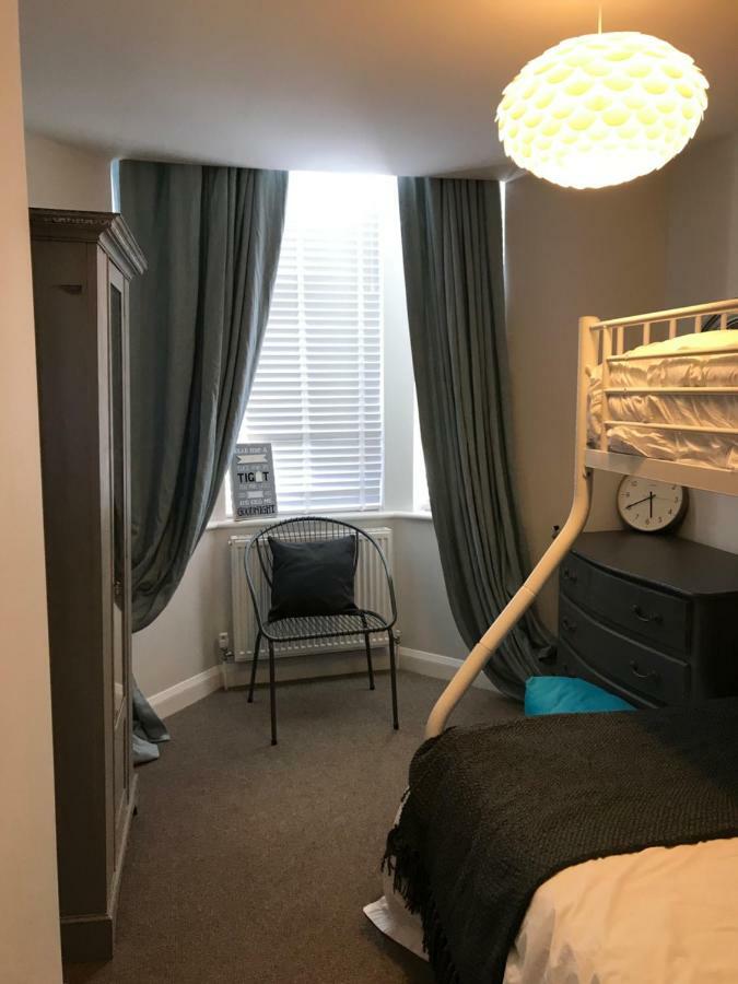 Wight View, Flat 2 Rosslyn House Apartment Суонидж Екстериор снимка