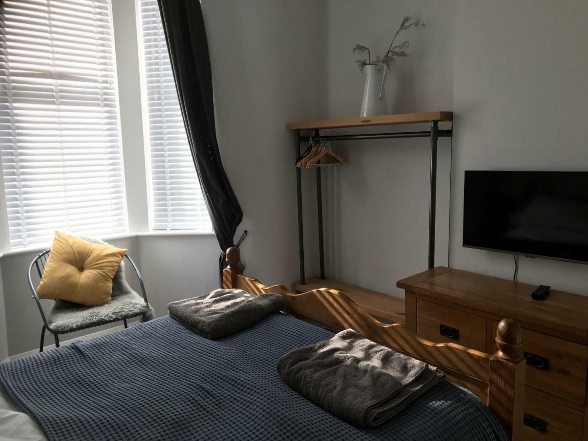 Wight View, Flat 2 Rosslyn House Apartment Суонидж Екстериор снимка